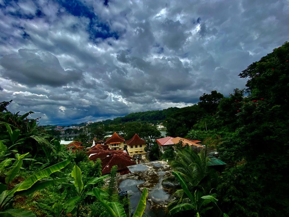 Sesatha Lake Kandy Buitenkant foto